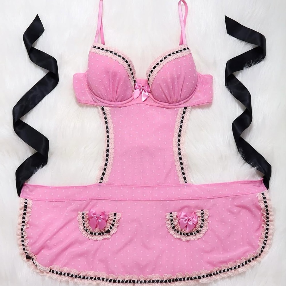 Victoria's Secret NWT sexy Pink and Black Lace Apron Babydoll 34C lingerie